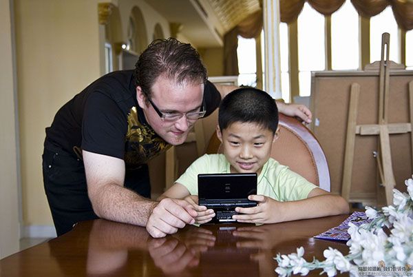 怎样解决孩子上网成瘾的问题,家长如何防止孩子上网成瘾