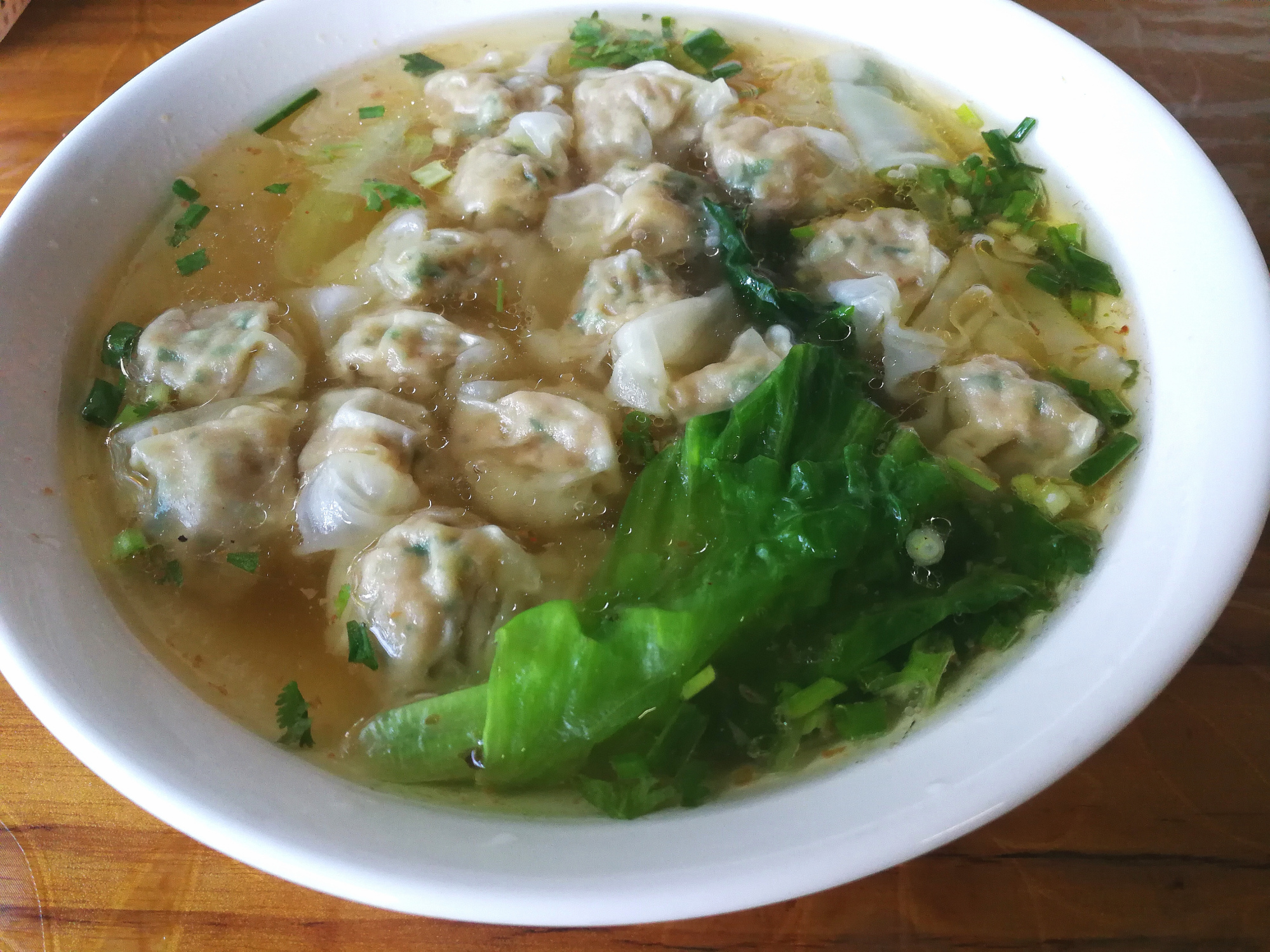 调小馄饨馅，猪肉直接剁碎大错特错，少1步肉馅嚼不烂，更不好吃