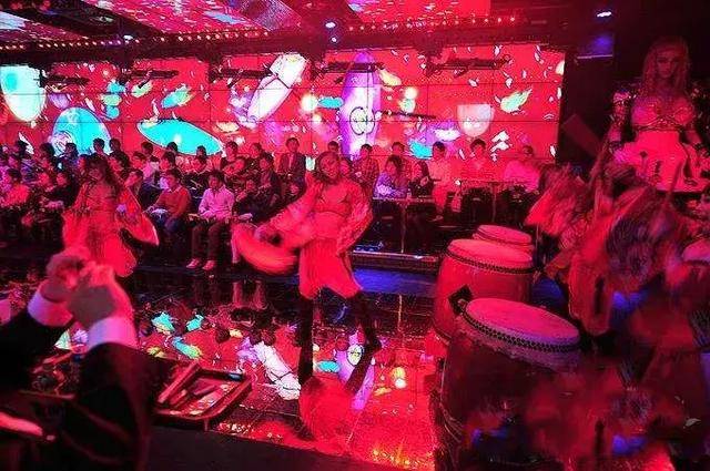 「全裸导演」背后与日本色情业的简史