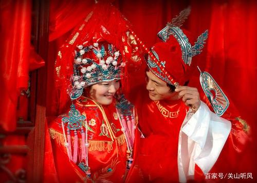 洞房花烛夜为什么点蜡烛,你知道洞房之夜为什么要点花烛吗