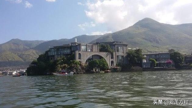 杨丽萍洱海边3500万豪宅整改后变茶室，最低消费100元1小时