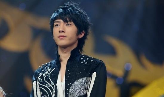 他是怎样从偶像小生成为多部文艺片男主的?