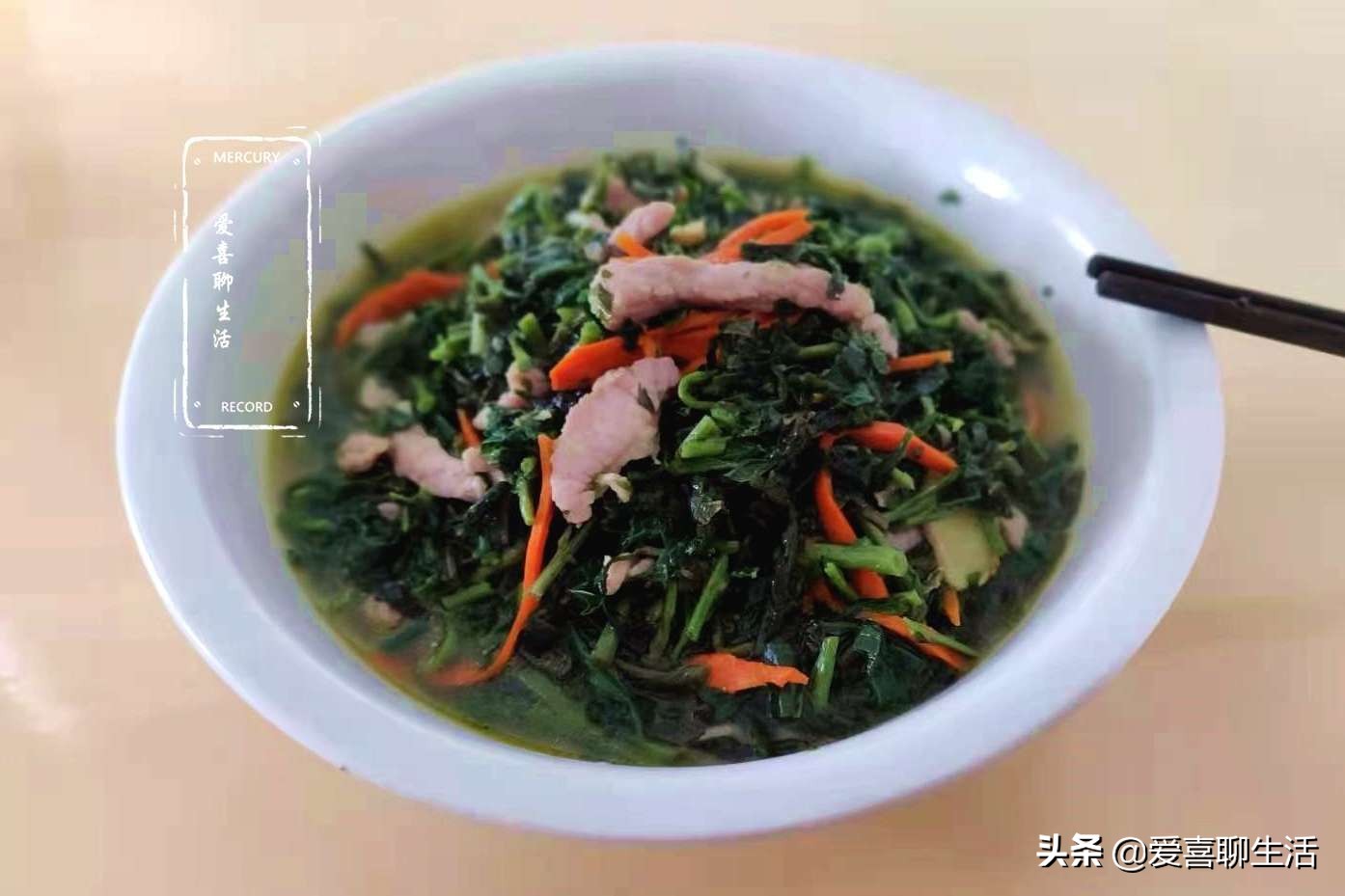 这是春天不可错过的一口鲜，清香脆嫩明目养人，错过就要等一年