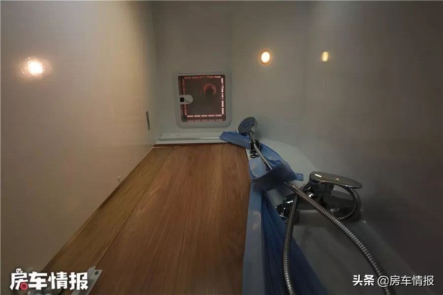 房车汽油四驱最新款,依维柯四驱汽油版房车