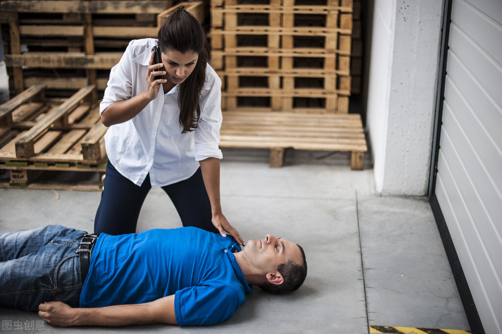 每年54.4万人心脏猝死，平均每分钟1例。三甲心内医生教你急救