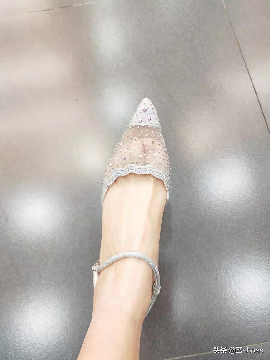 百丽女鞋最新款是哪一款,百丽女鞋凉鞋最新款