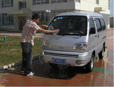 【人物】爱公司爱本职爱生活-----司机李万明同志小记