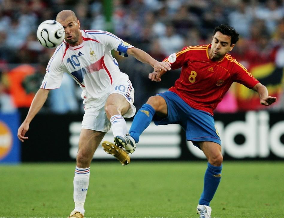 罗纳尔迪尼奥欧冠梅西,足坛经典场面罗纳尔迪尼奥和梅西