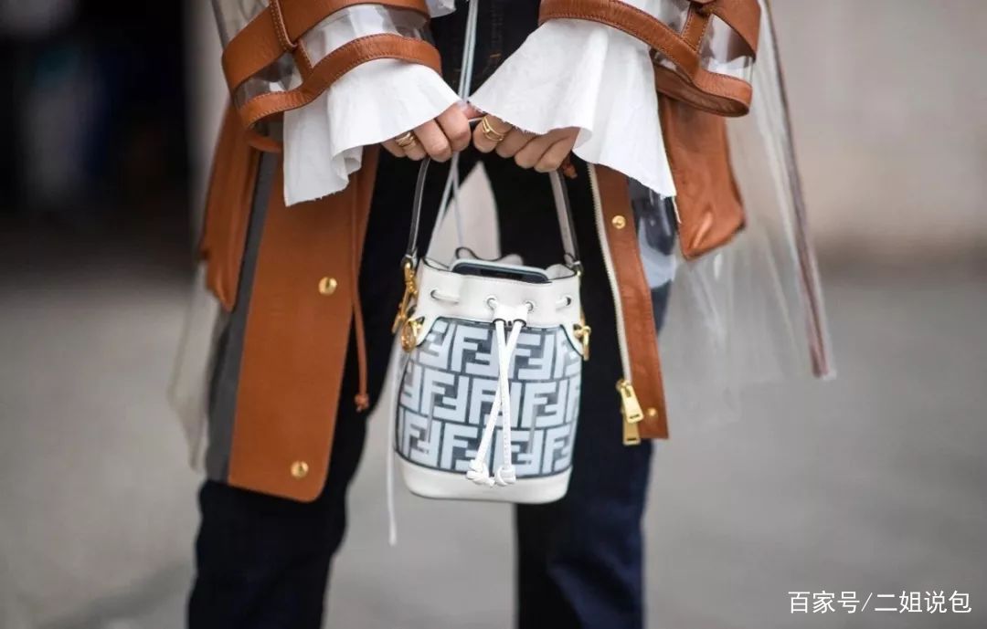 两万买个塑料袋，确定你没疯？