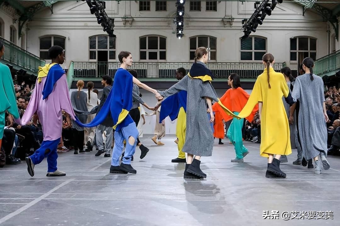 吹爆三宅一生，超强穿搭模板，这才是真正的时尚基础款