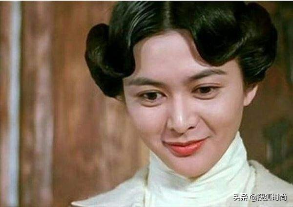 明星身体大数据丨王子文33码脚上热搜，罗云熙61cm腰追赶佟丽娅