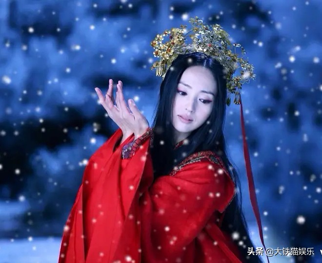 这4位女星太难了！被一位女配艳压不算啥，个个女配都吊打才尴尬