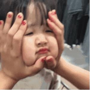 退圈读书、捞快钱、疑似“秃顶”，“表情包”萌娃现状大不同