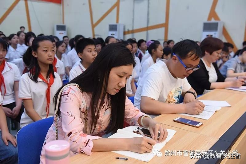 品读东关小学“我的一本课外书”读书英雄会—六年级专场