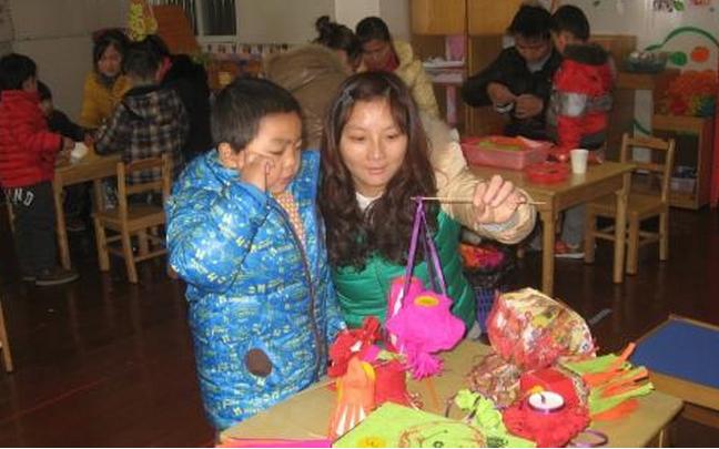 邓超带娃经验,邓超照顾小孩子