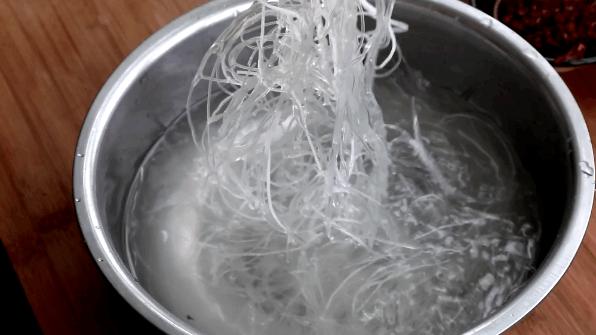 在家怎么炒粉丝不粘锅,粉丝怎么炒才不会粘锅变成一坨