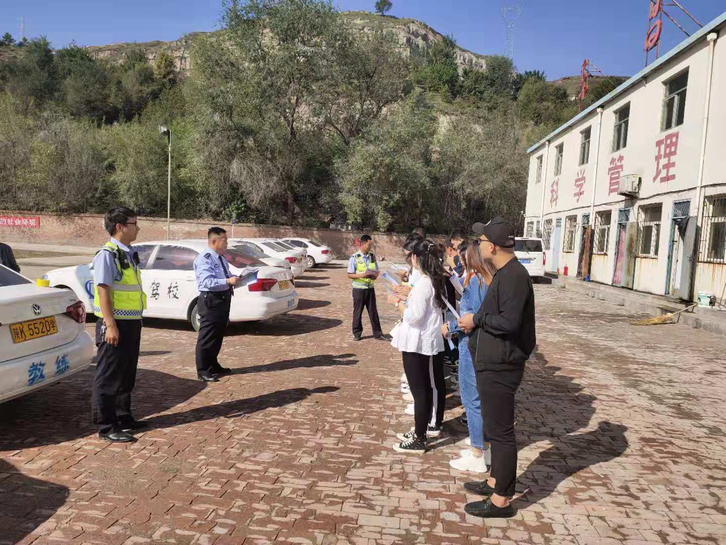 五个一进驾校宣传,交警五进宣传