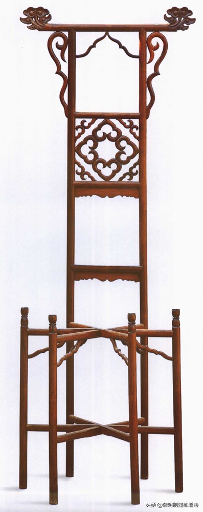 魏璎珞云肩纹饰明式家具中也有赏《明式家具珍赏》中的四簇云纹