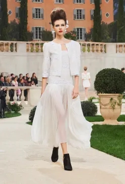 chanel香奈儿1995年时装秀,chanel香奈儿2015高级时装秀