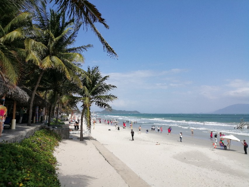 站在楼顶看芽庄全景,站在国门看越南