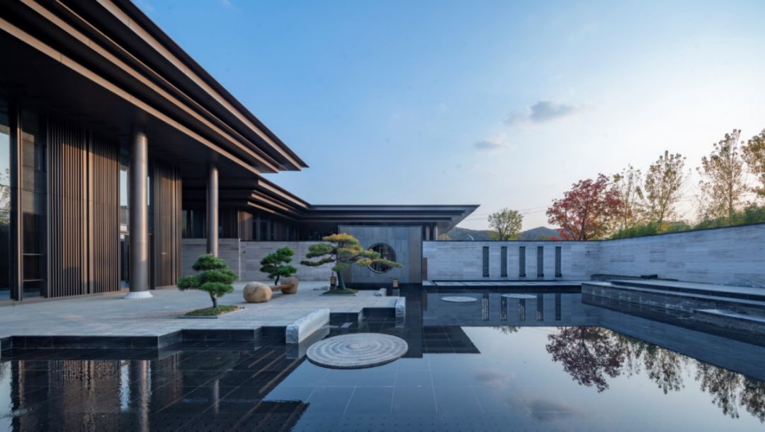 南京主城伴山实景院墅,仙林东中式叠墅