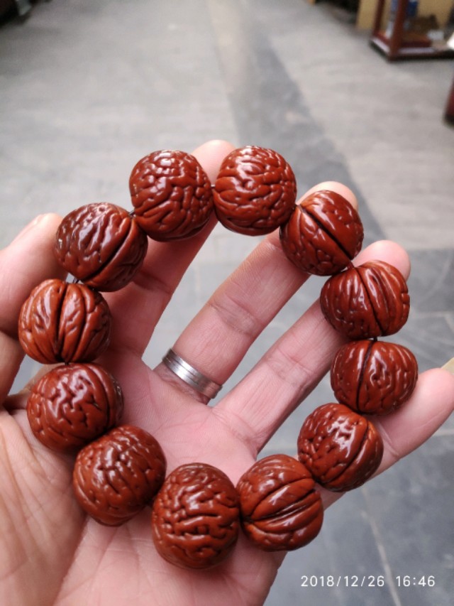 怎样挑选文玩包浆桃核,如何挑选文玩核桃