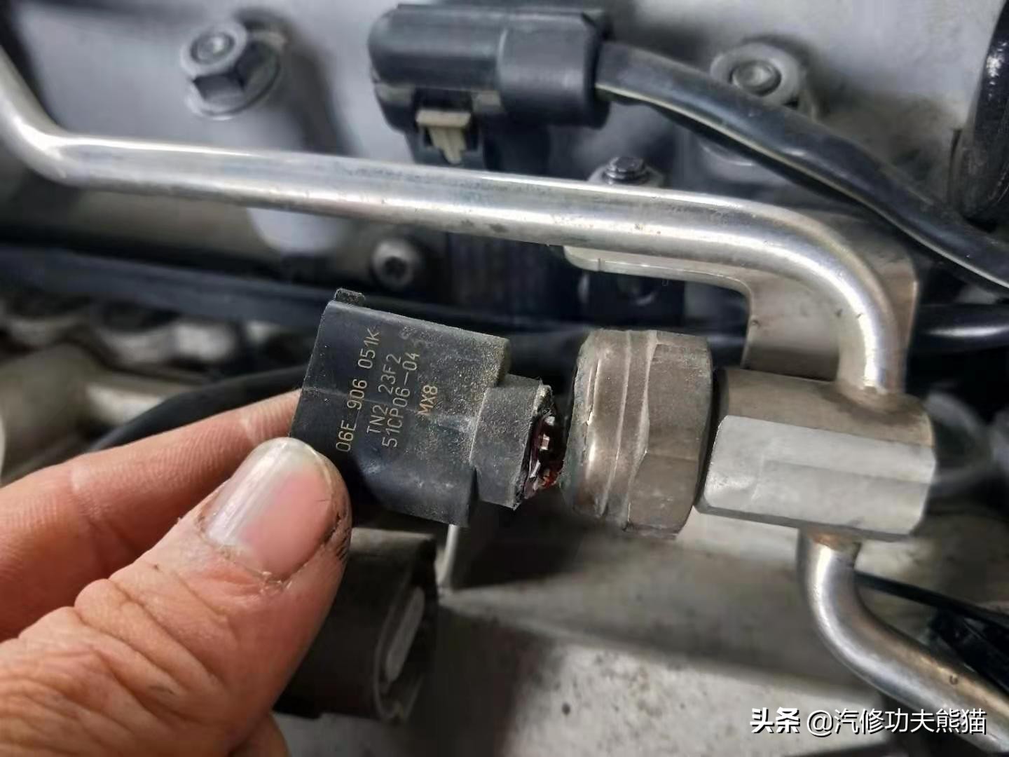 大众途锐急加速发动机故障灯点亮,大众新款途锐车子烧机油