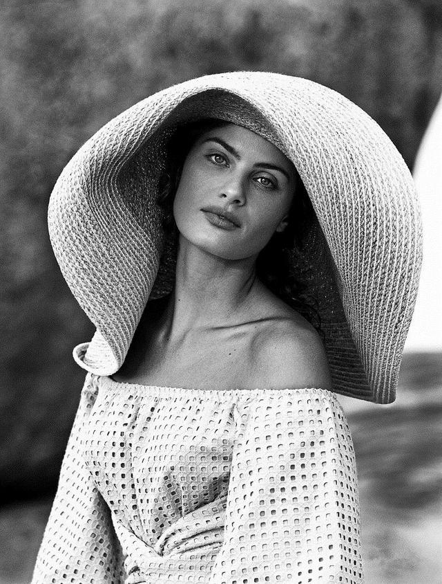 复古毛呢大檐帽搭配,法式大檐帽秋冬