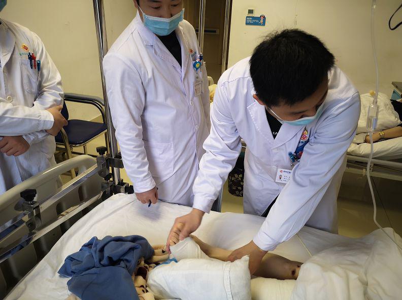 24小时接送医护人员,24小时不停接送医生