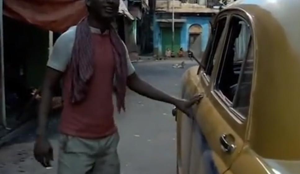 印度街头奇葩淘金人,印度贫民窟发家致富的人