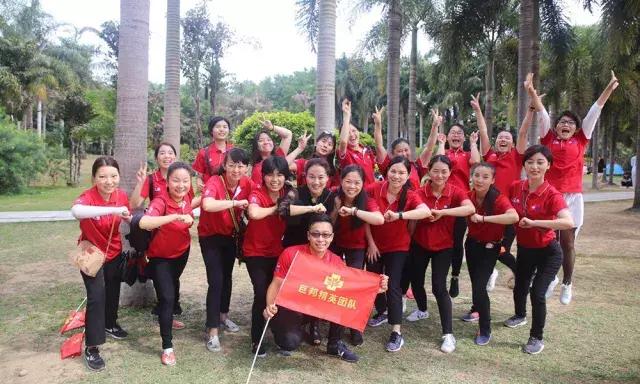 巨邦清明献花丨人间四月无心芳菲，上山看总设计师改革大步豪迈