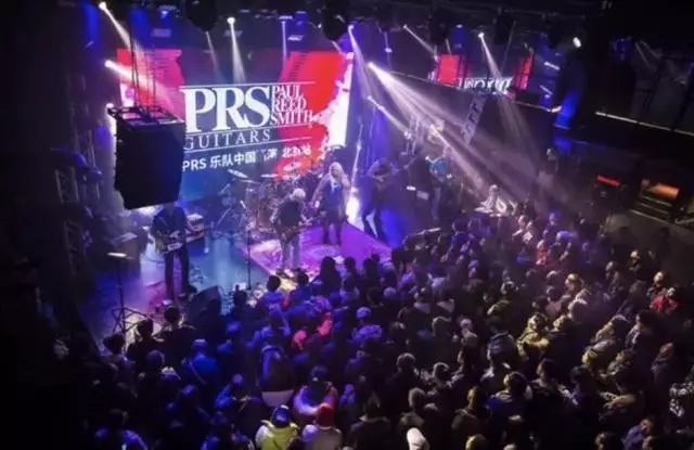 做不成伟大的吉他手，他索性做出世界上最棒的吉他