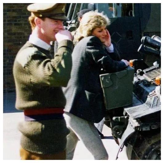 戴安娜第七个情人陪她命丧巴黎,戴安娜的最后一次婚礼