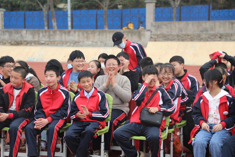 枣庄十五中北校篮球比赛,枣庄市十五中学东校足球比赛