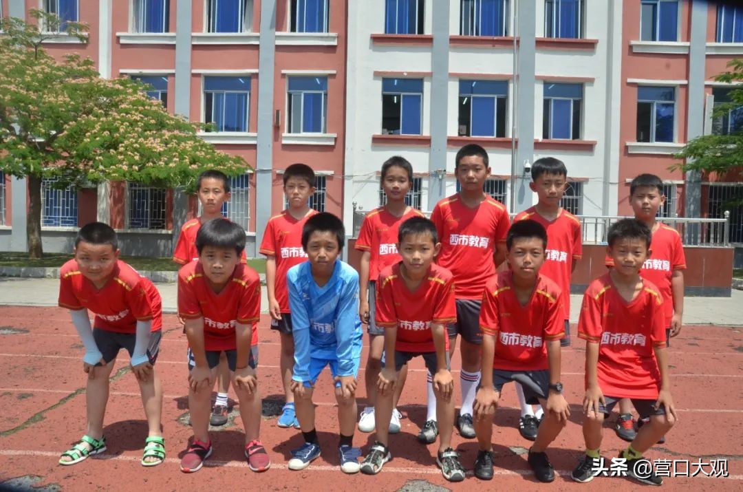 校园足球联赛西乌小学生,小学校园足球联赛夺冠信息报道