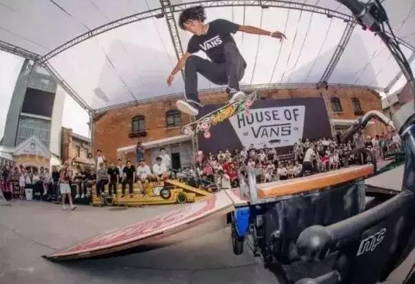 vans鞋是不是前面都很宽,vans是不是买小一码