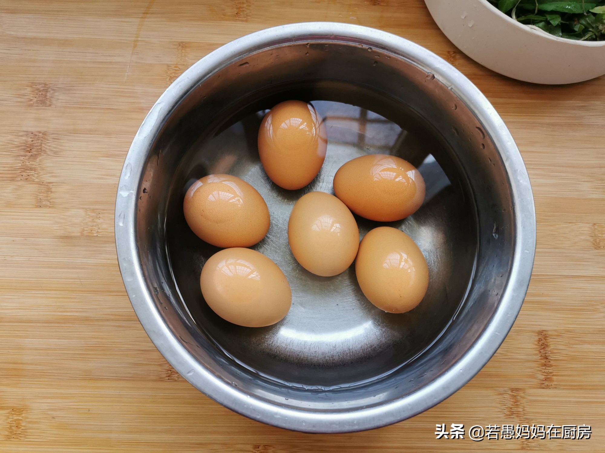 煮鸡蛋不要溏心的煮多久,煮鸡蛋不要蛋清只要蛋黄