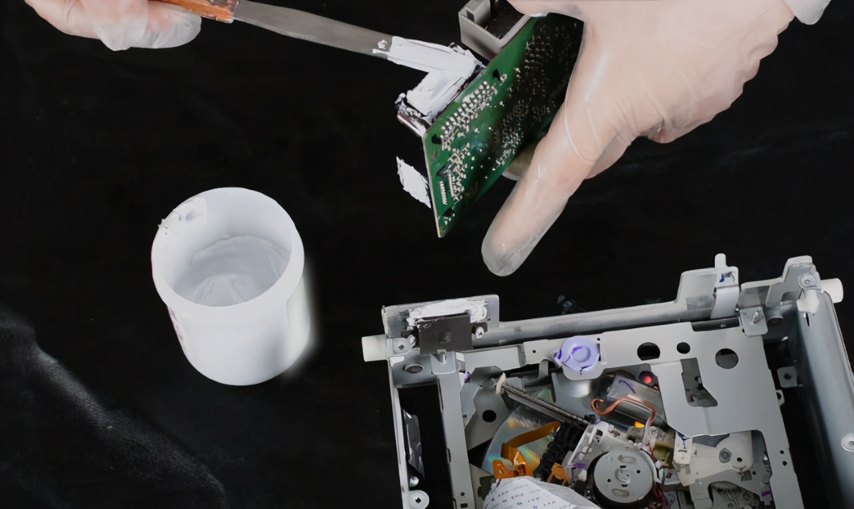 导热硅脂涂抹方法是什么,导热硅脂正确涂抹方法