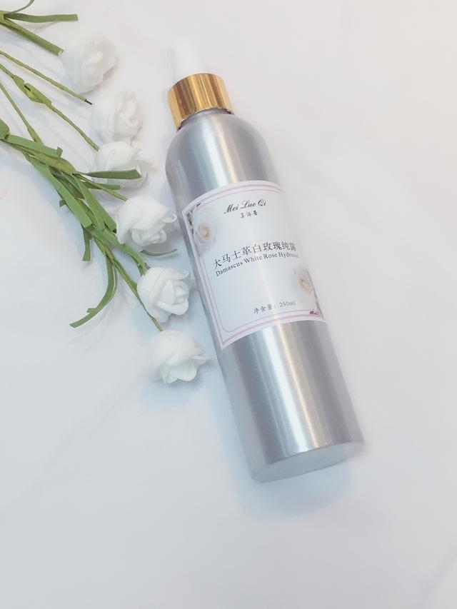 脸部干燥用什么爽肤水好,皮肤暗沉发黄怎么办用什么爽肤水