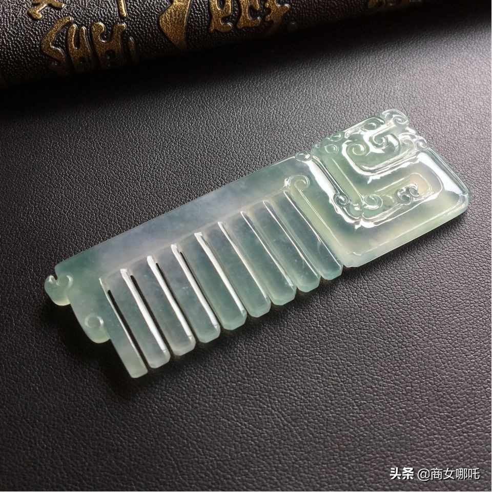 玉梳绾青丝,银梳子梳头养生的正确梳法