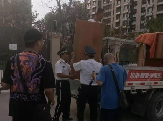 济南龙湖·春江郦城情系业主臻心服务