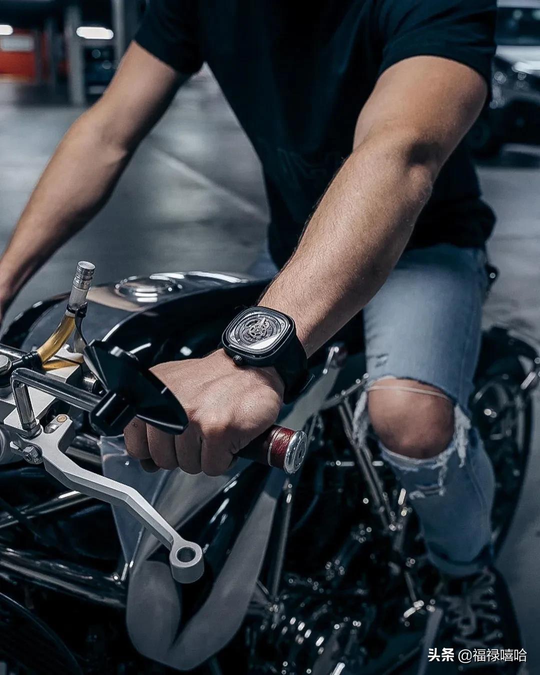 新年相亲加分秘籍|如何从手表分辨这个潮男的“真伪”