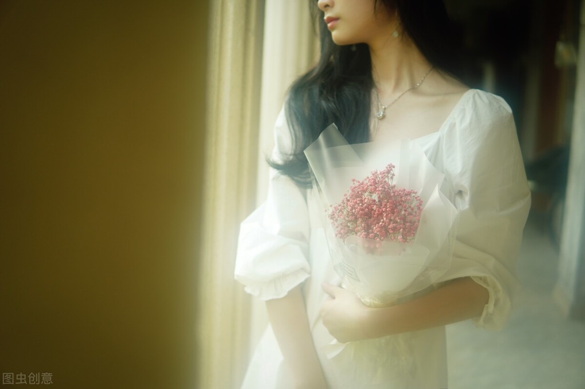 极简生活1年9套衣服,极简生活断舍离少买衣服