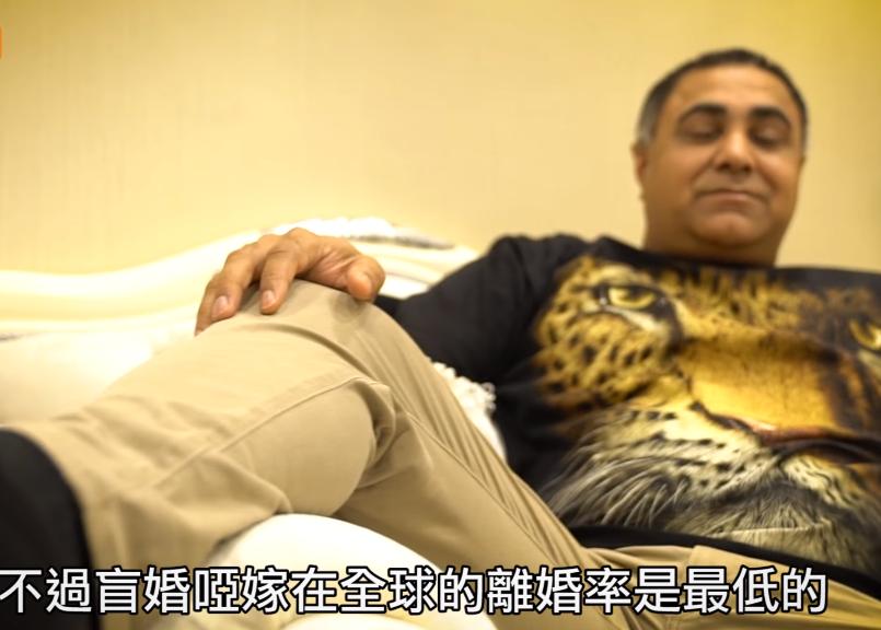 51岁男星被包办婚姻,男子被家人包办婚姻