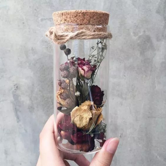 80后夫妇将破旧小宅爆改“复古咖啡厅”，95%家具都是自己打造