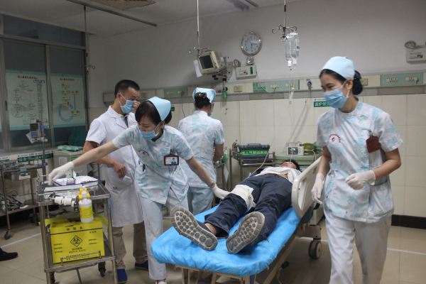 吃了这些感冒药后喝酒会引起猝死，为了家人健康收藏吧