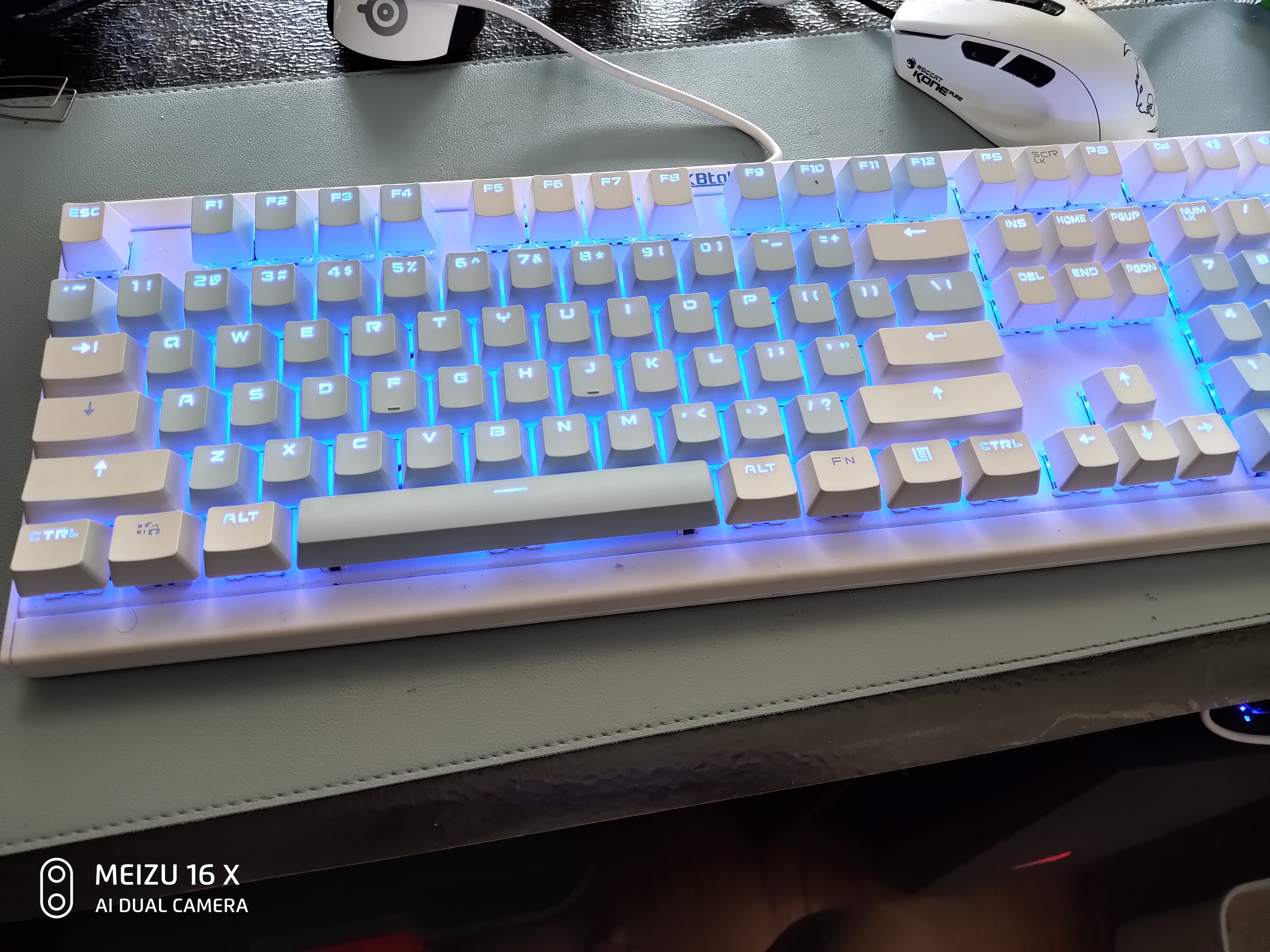 机械键盘ttc轴和樱桃轴有什么区别,樱桃键盘g80-3000s测评