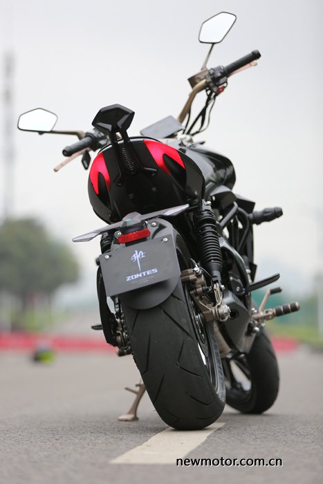 升仕310V试驾/多图：舒适好骑的运动太子车，标配ABS，全LED灯具