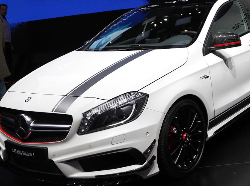 奔驰小钢炮a45是紧凑型吗,奔驰小钢炮a45s视频