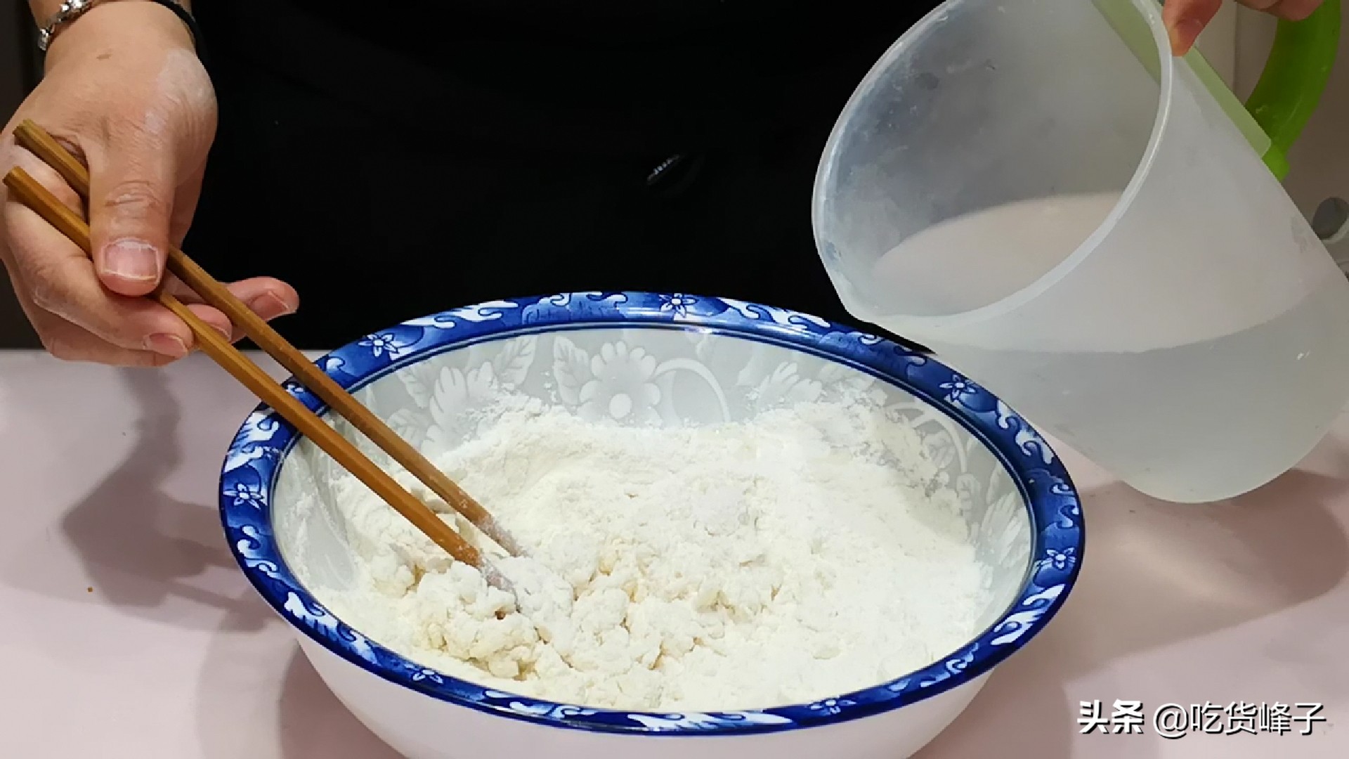 煮饺子别糊汤,煮饺子要不要搅动